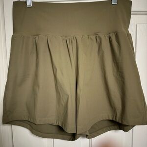 Halara SoftlyZero Airy Yoga 5"  Shorts with Pockets Green Women Sz XL Long